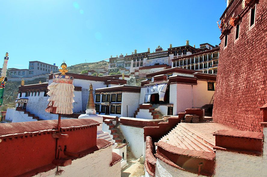 西藏摄影路线之特色的雍布拉康