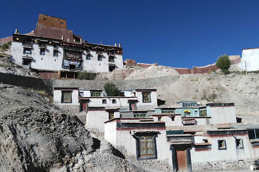西藏冰川VS西藏温泉：冷暖两重天