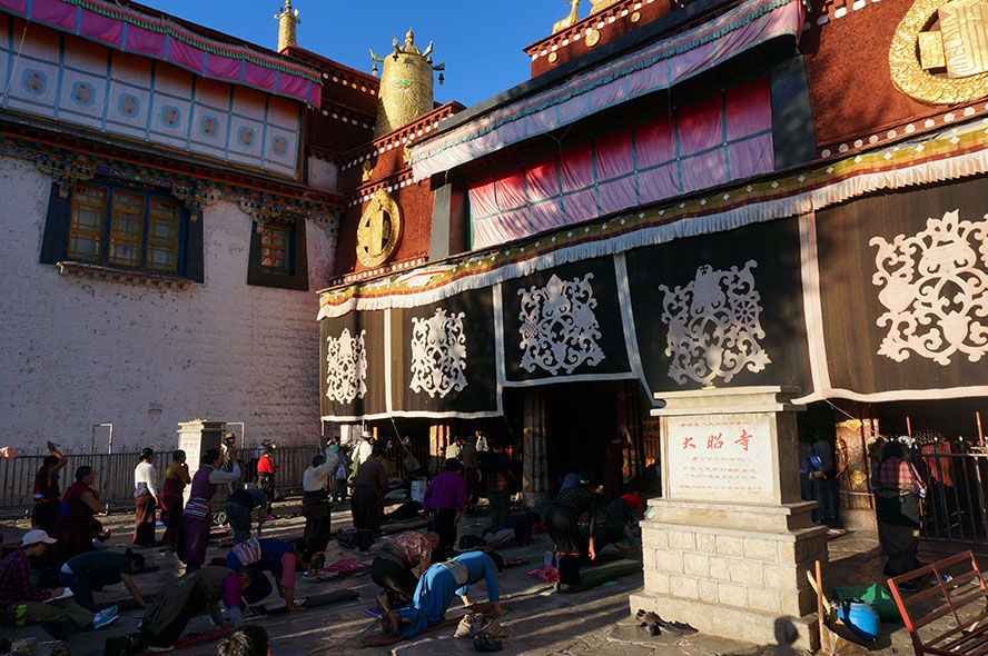 藏民族节日众多及“吉祥哈达”的传奇原因
