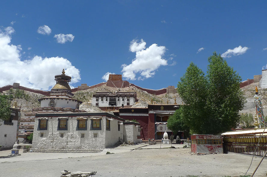 西藏扎什伦布寺维修工程进展顺利