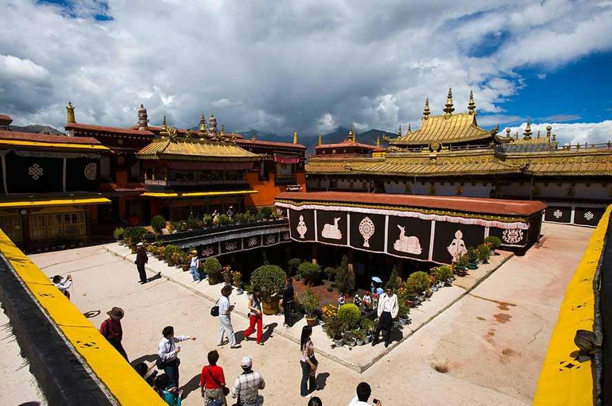 西藏旅游纯玩团拉萨林芝桃花节珠峰羊湖纯玩八日游8天7晚跟团游