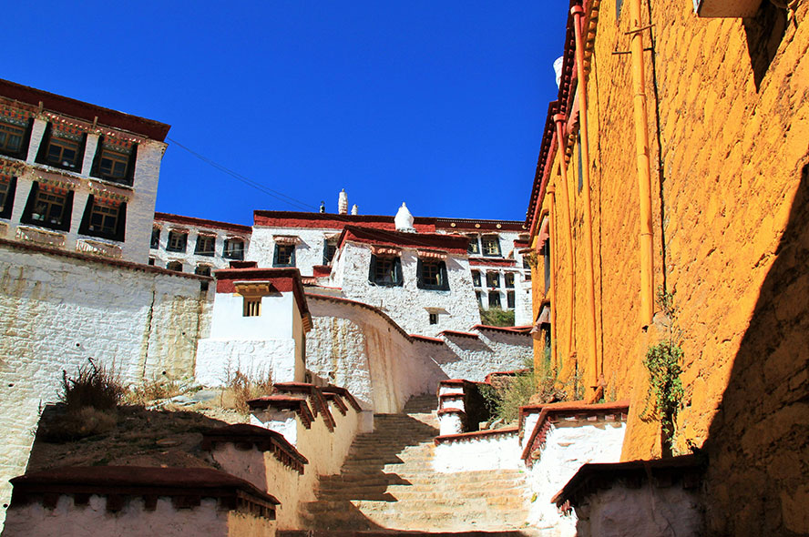 西藏旅游与文化相结合