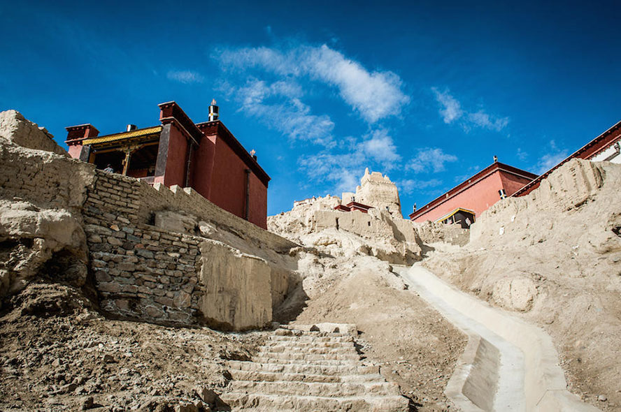 藏族传统的建筑用料